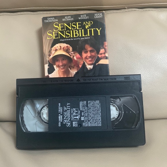 Sense And Sensibility 1995 VHS Video Cassette - Picture 2 of 3